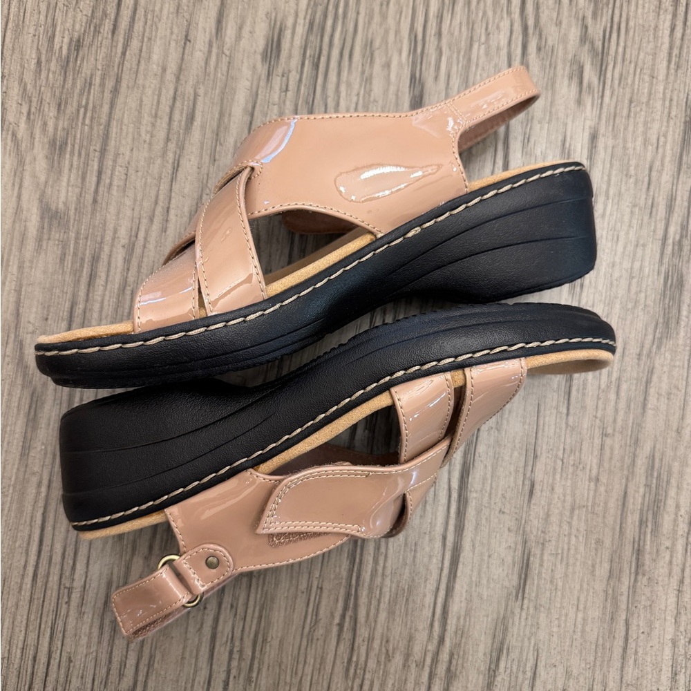 Clarks Cream and Black Sandals with Comfort Straps
